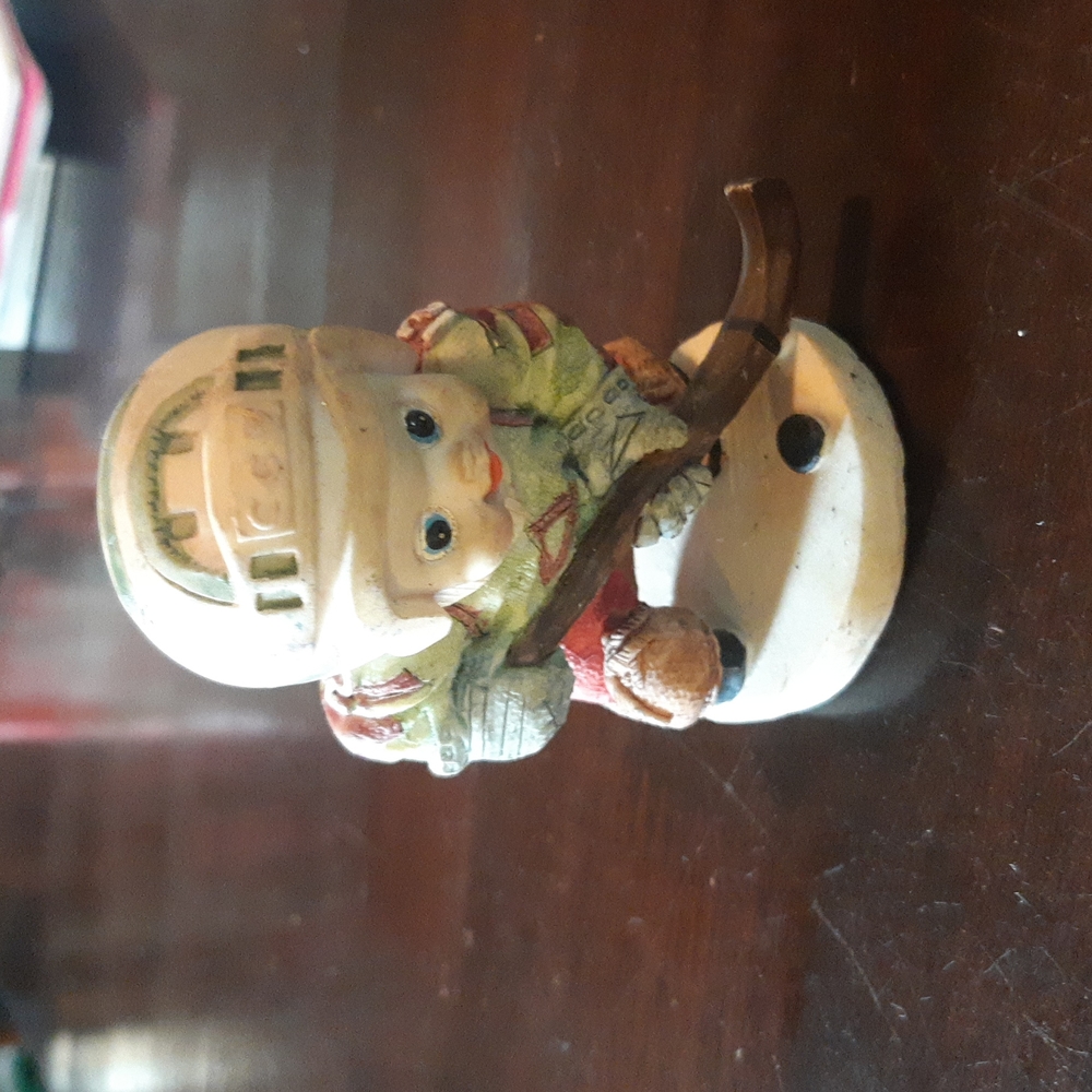 Hockey player #12 figurine